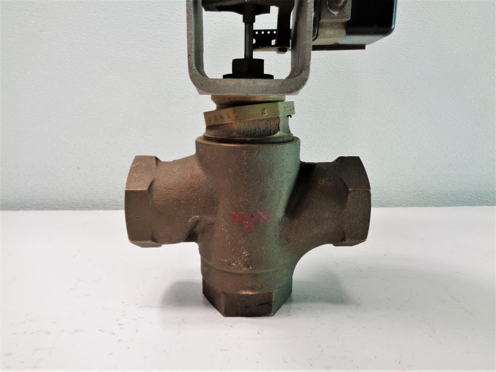 Johnson Controls 1.5" NPT 3 -Way Mixing Valve V-5844-2 W/ Actuator 4R